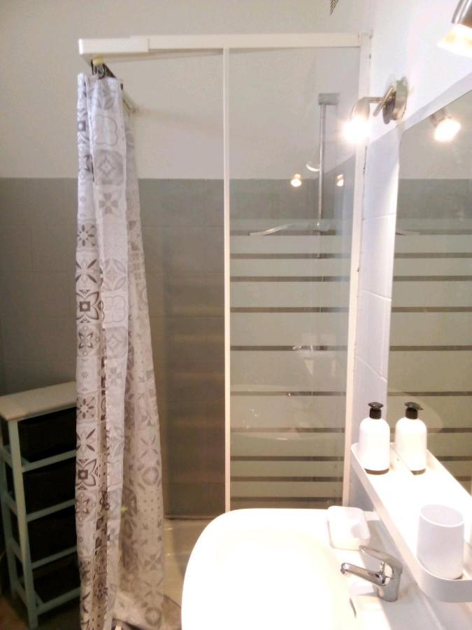Appartement T2 Rez-de-jardin Avec Piscine Et Parking Gratuit
