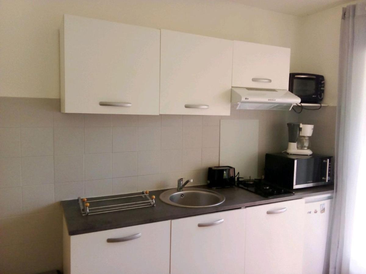 T2 Rez-de-jardin Avec Piscine Et Parking Gratuit Ajaccio (Corsica)